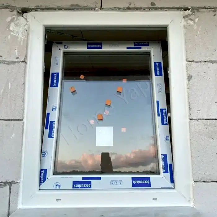 Beyaz Tuvalet Penceresi Her Ebatta